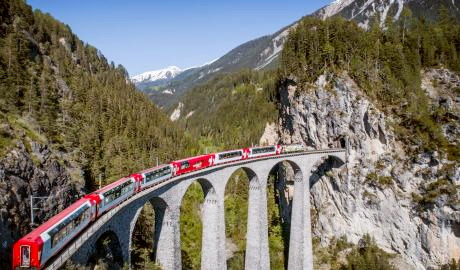 Mit dem Bernina- und Glacier-Express